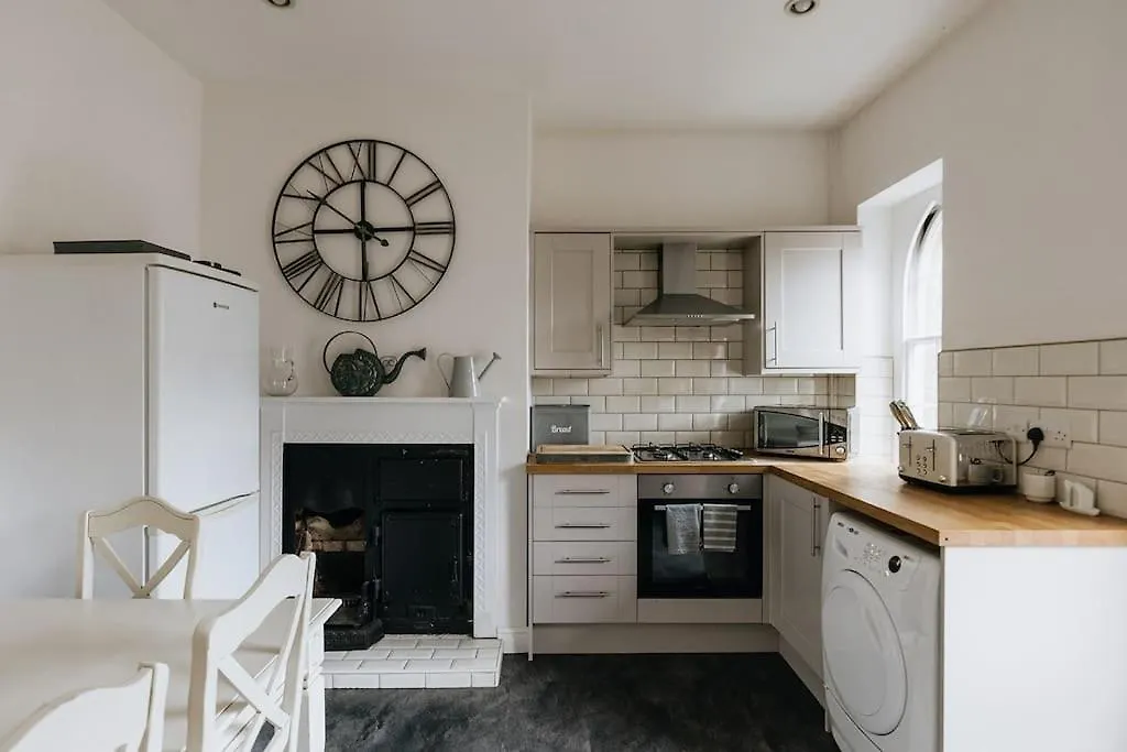 High Saint Cottage - Stunning 3 Bed Accommodation Located In Ripon, North Yorkshire