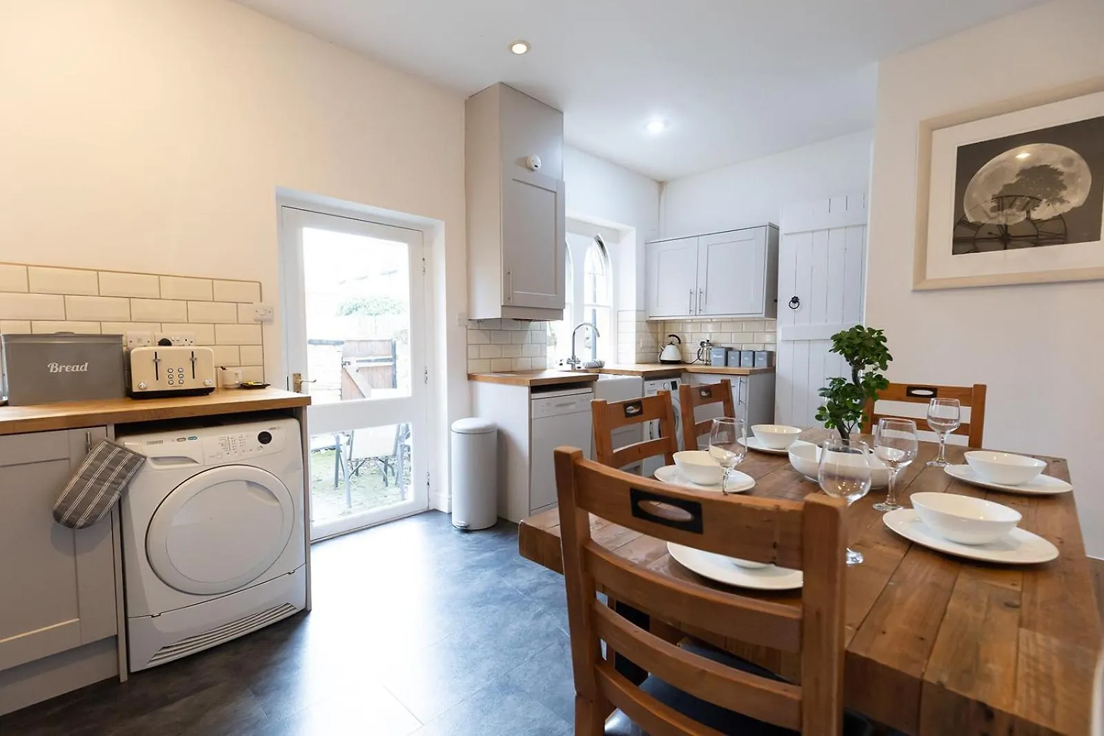 High Saint Cottage - Stunning 3 Bed Accommodation Located In Ripon, North Yorkshire